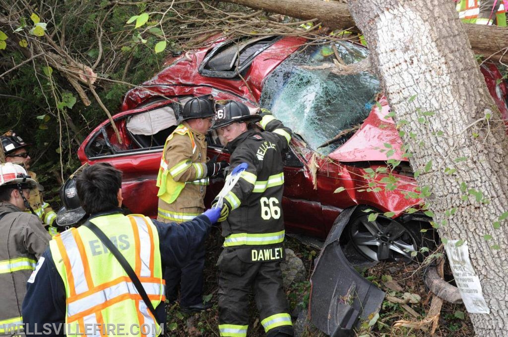 10/26/18 - MVA with entrapment on Alpine Road. Photos by Curt Werner